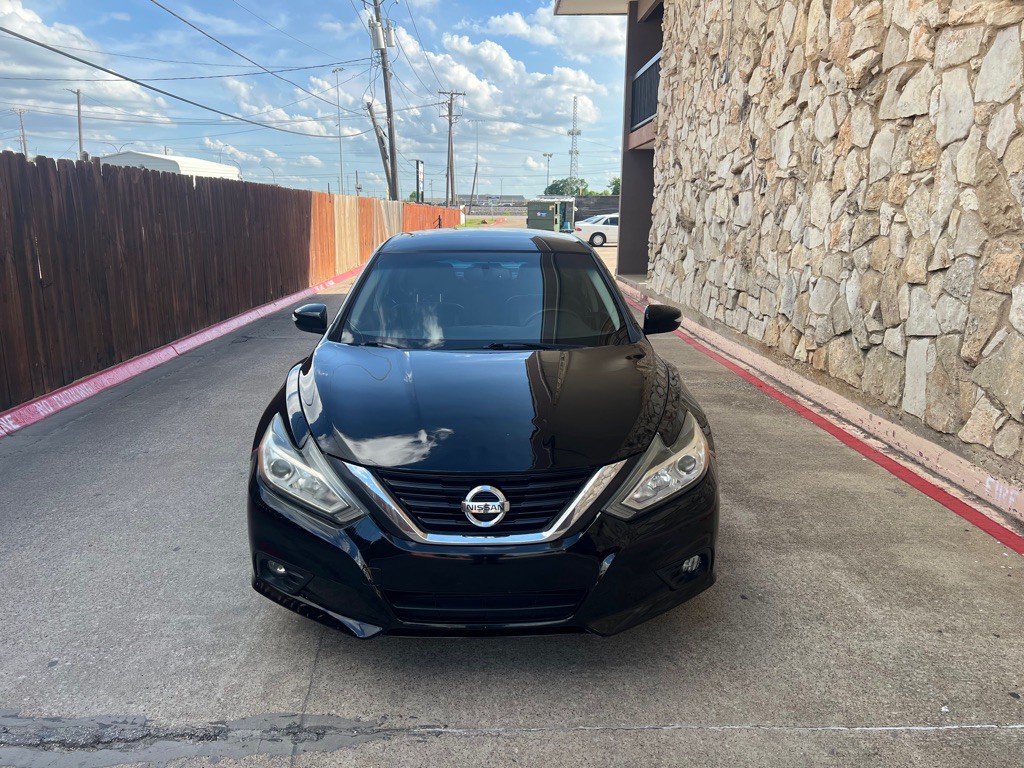 2017 Nissan Altima Image 2