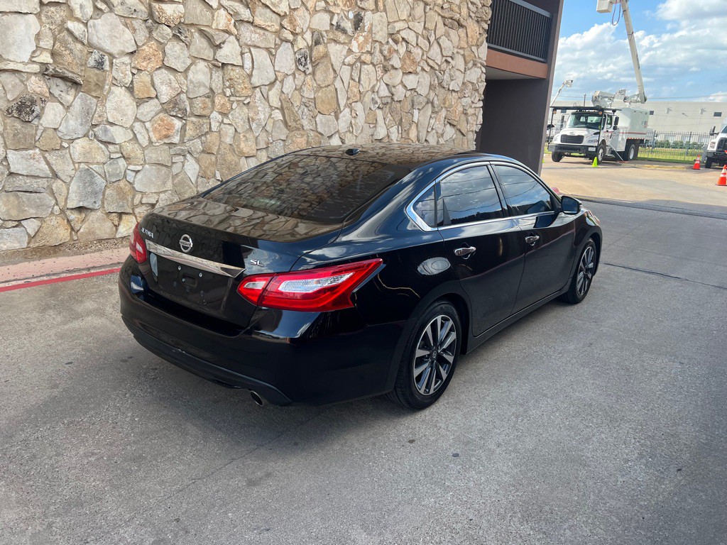 2017 Nissan Altima Image 5