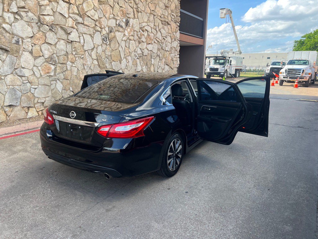 2017 Nissan Altima Image 10