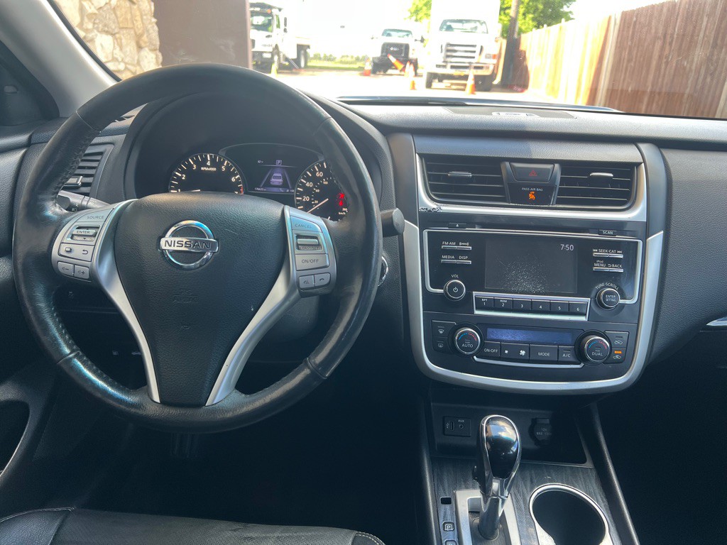 2017 Nissan Altima Image 15