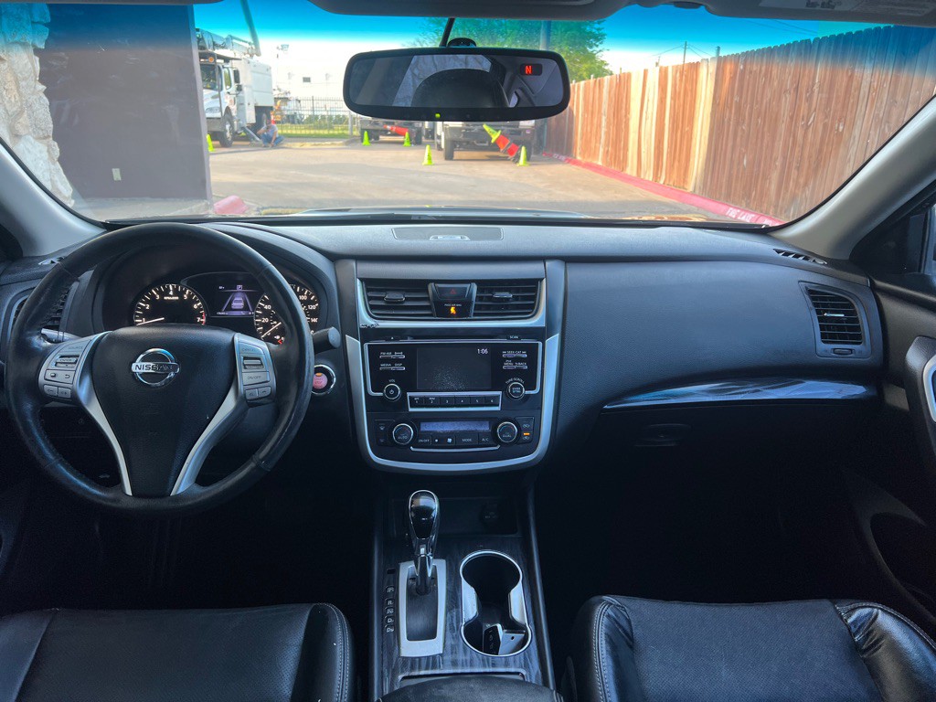2017 Nissan Altima Image 19