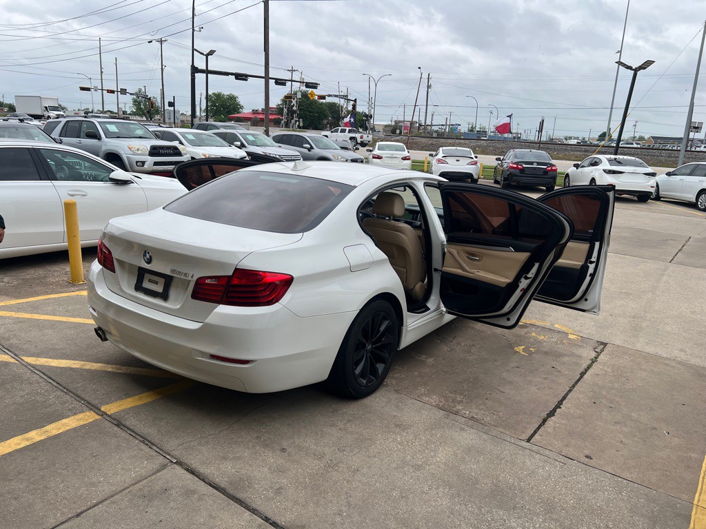 2016 BMW 5 Series Image 10