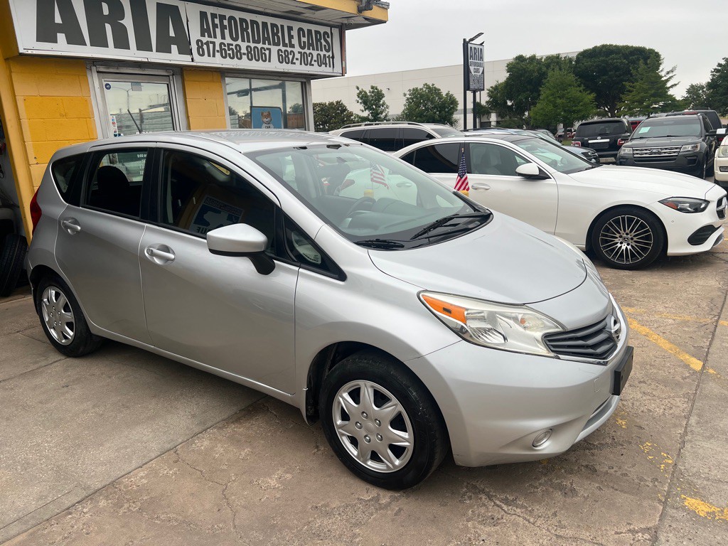2016 Nissan Versa Image 1