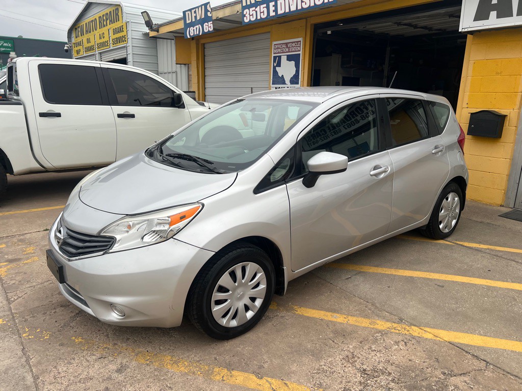 2016 Nissan Versa Image 3