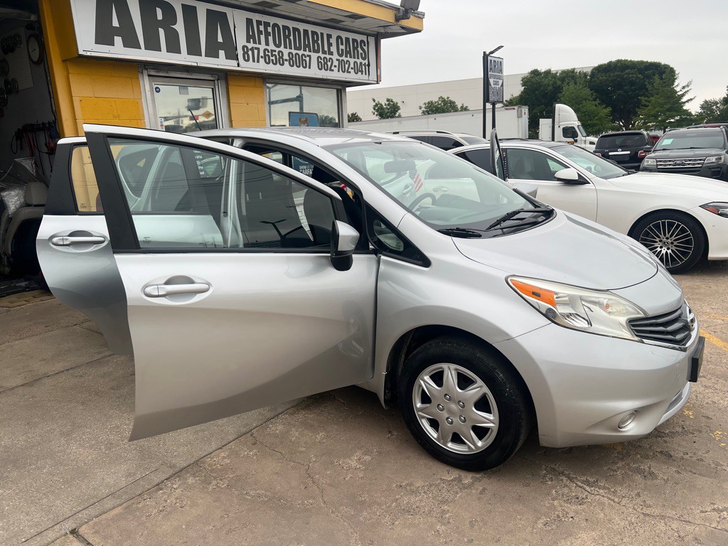2016 Nissan Versa Image 7