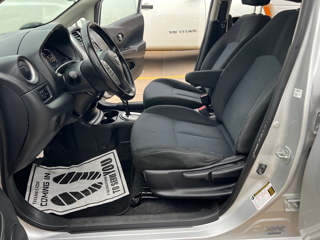 2016 Nissan Versa Image 13