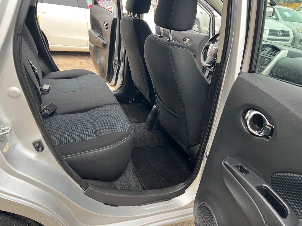 2016 Nissan Versa Image 16