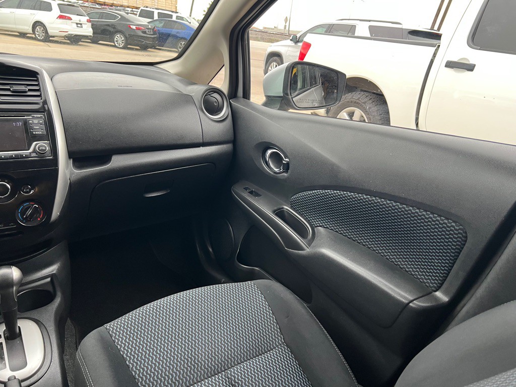 2016 Nissan Versa Image 18