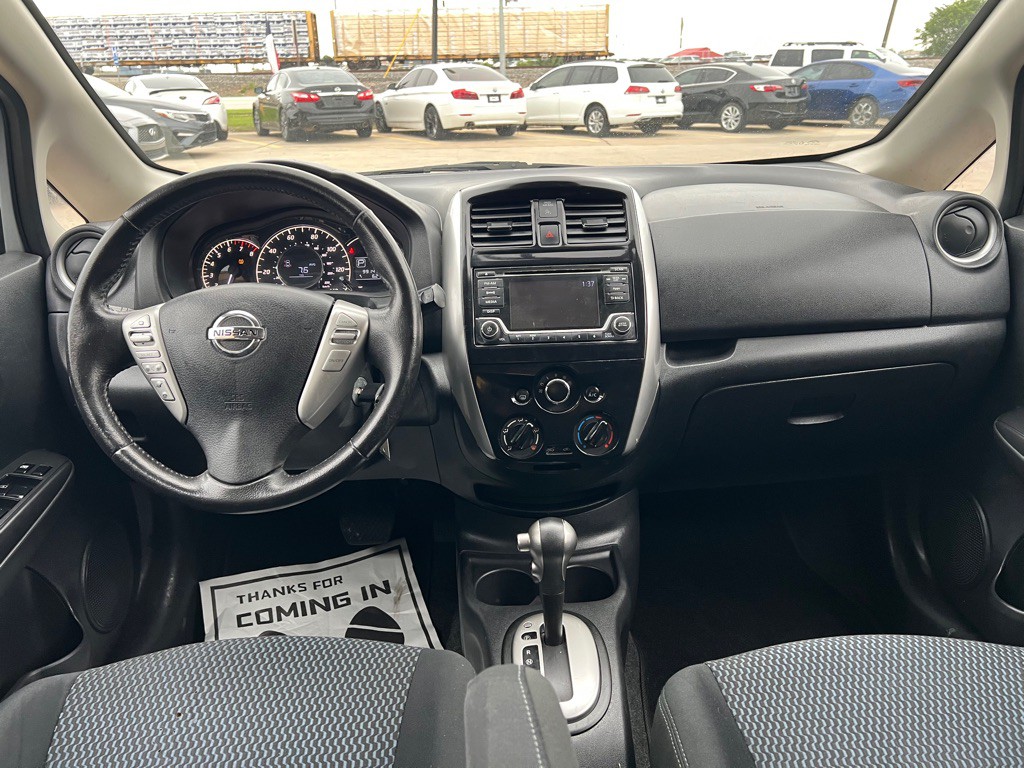 2016 Nissan Versa Image 19