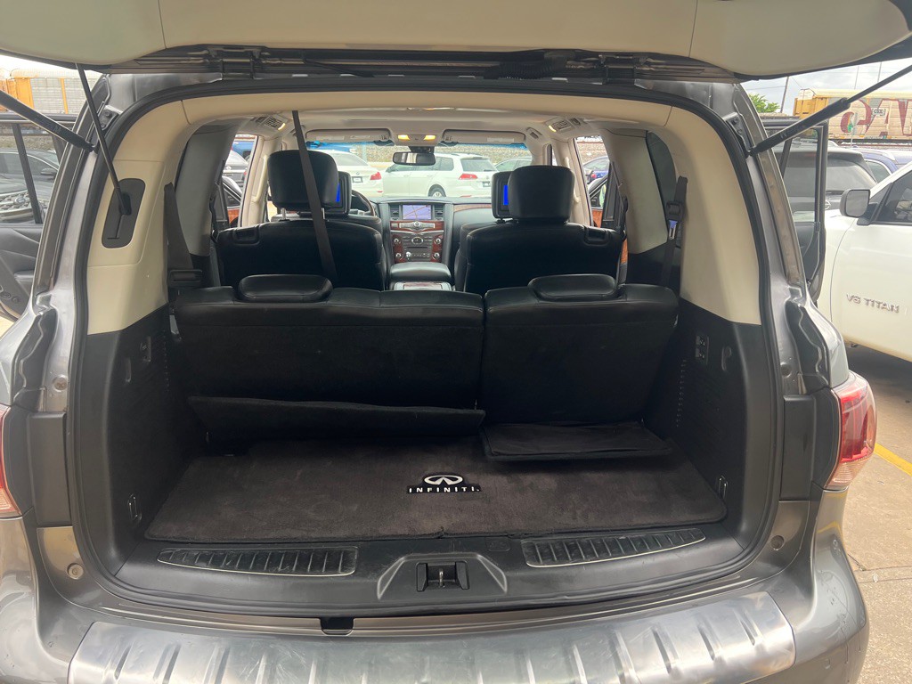 2015 INFINITI QX80 Image 10