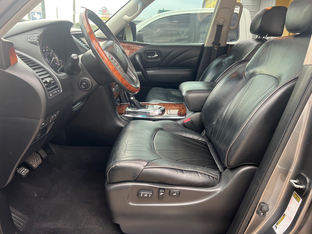 2015 INFINITI QX80 Image 12