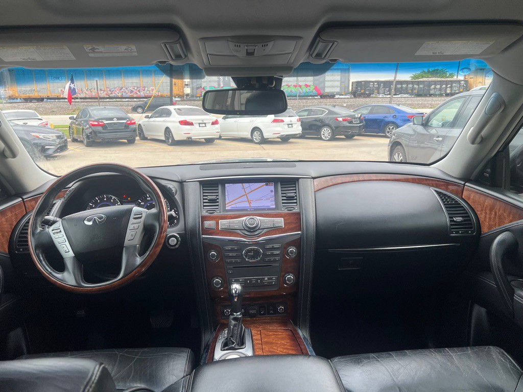 2015 INFINITI QX80 Image 16