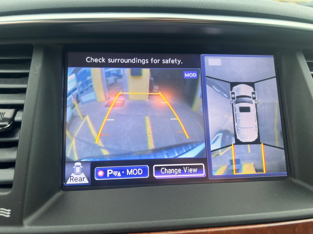 2015 INFINITI QX80 Image 18
