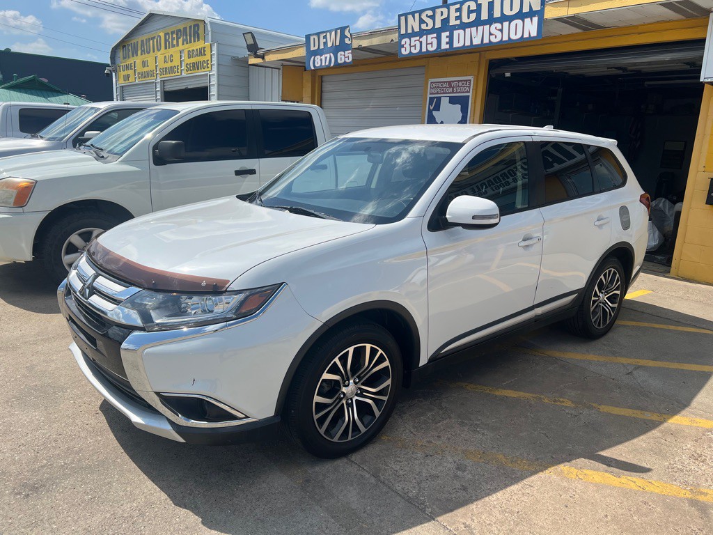 2018 Mitsubishi Outlander Image 3