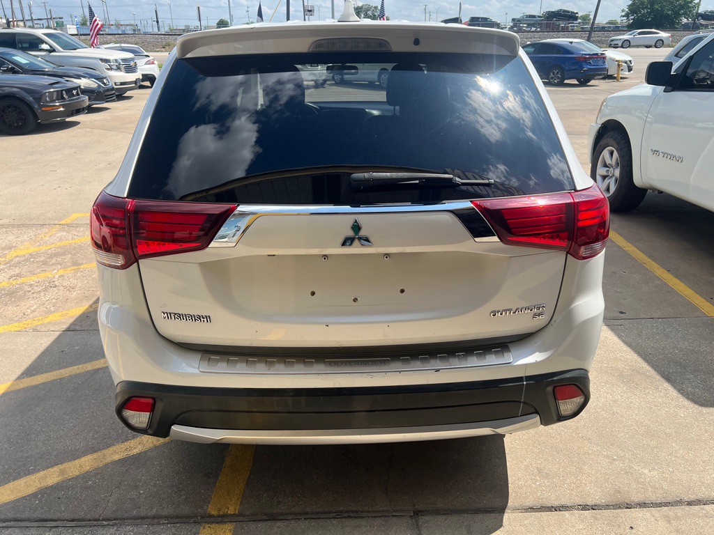 2018 Mitsubishi Outlander Image 5