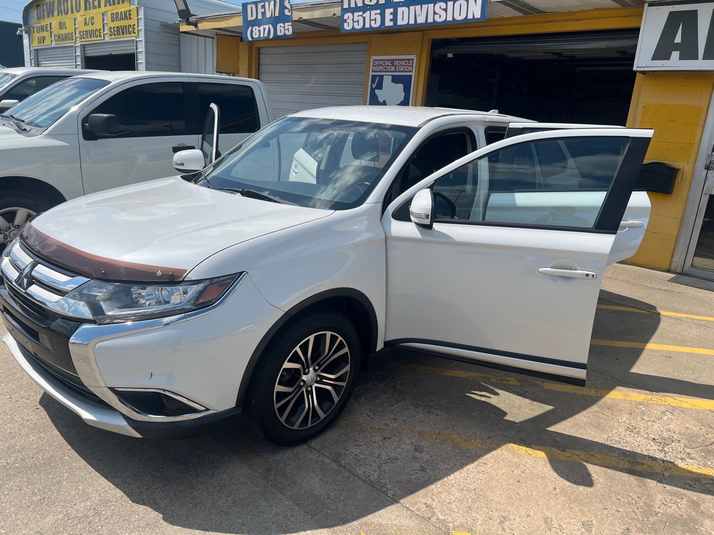 2018 Mitsubishi Outlander Image 9