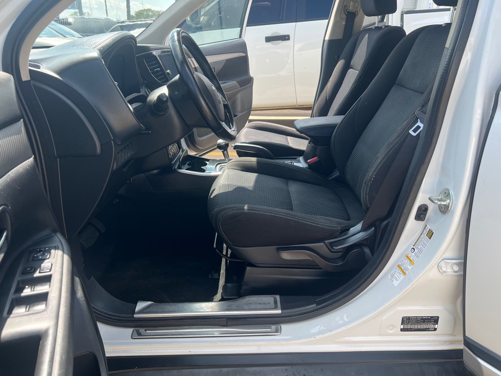2018 Mitsubishi Outlander Image 13