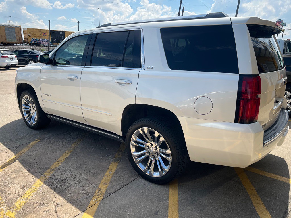 2015 Chevrolet Tahoe Image 4