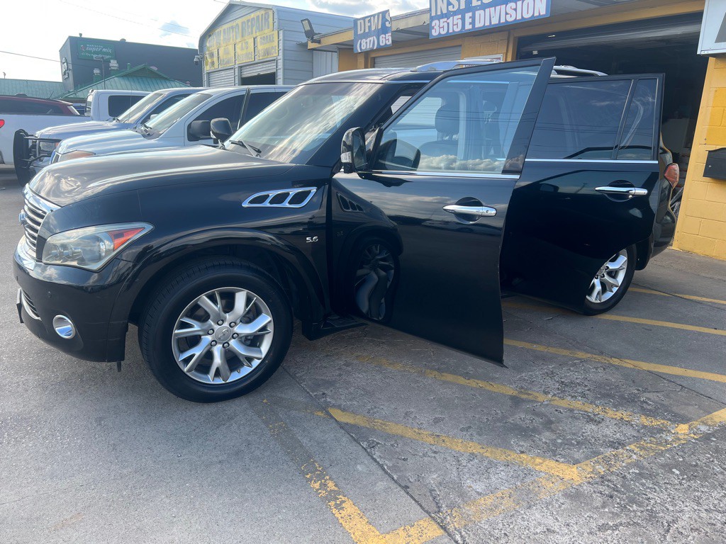 2014 INFINITI QX80 Image 9