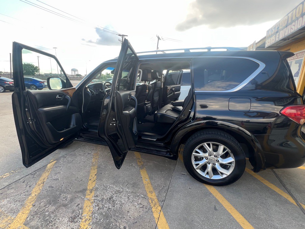 2014 INFINITI QX80 Image 10