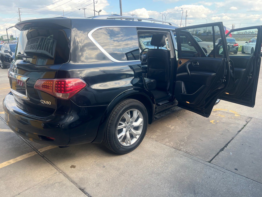 2014 INFINITI QX80 Image 12