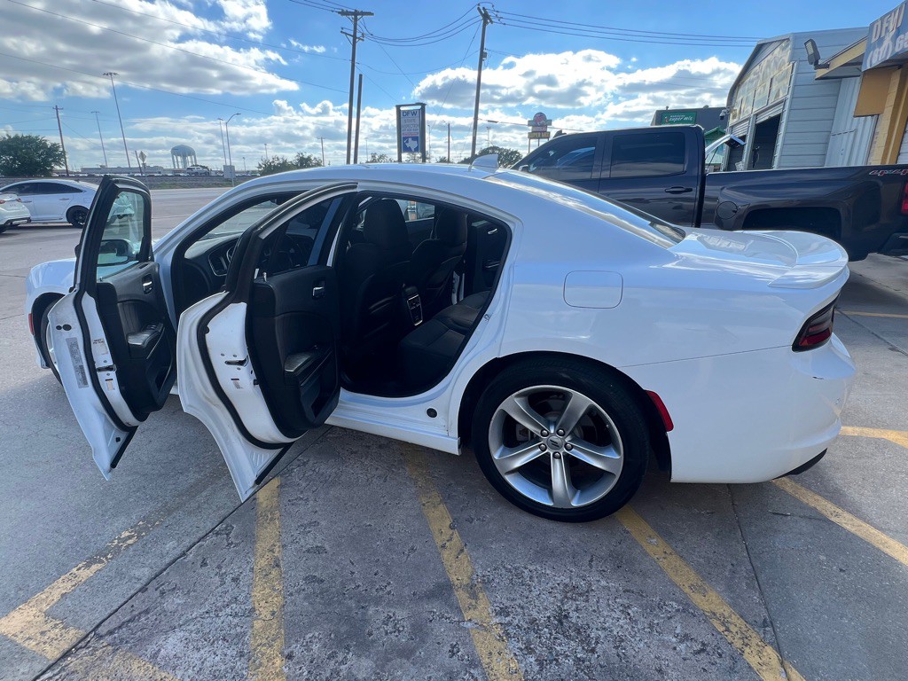 2018 Dodge Charger Image 10
