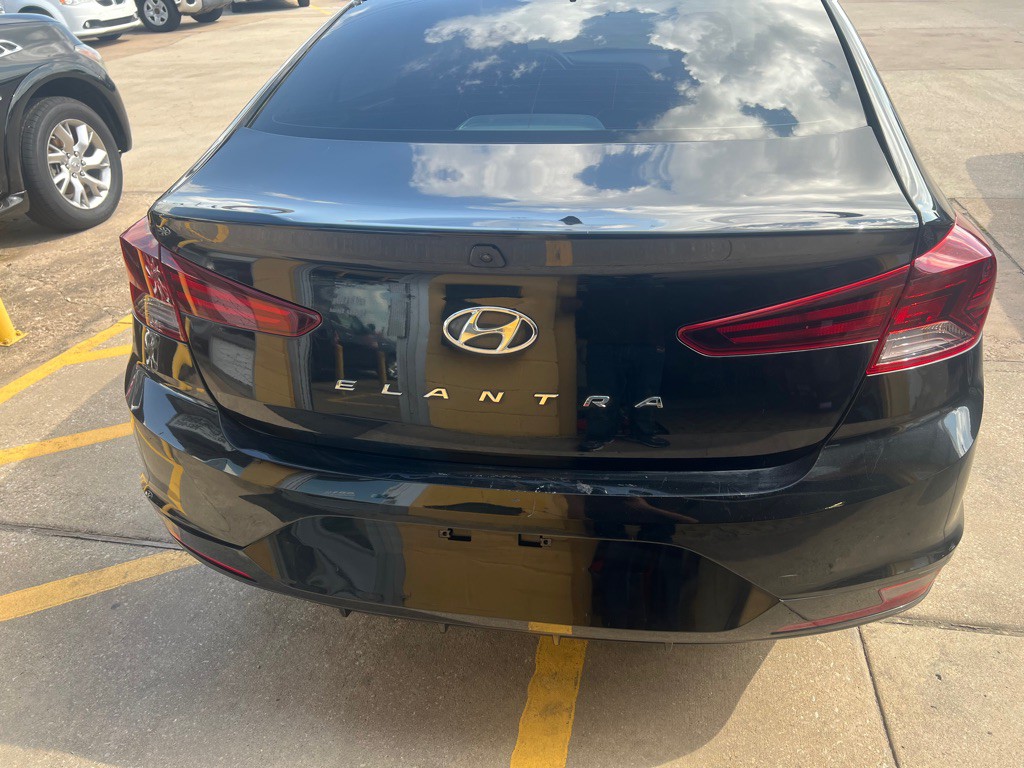 2020 Hyundai Elantra Image 5