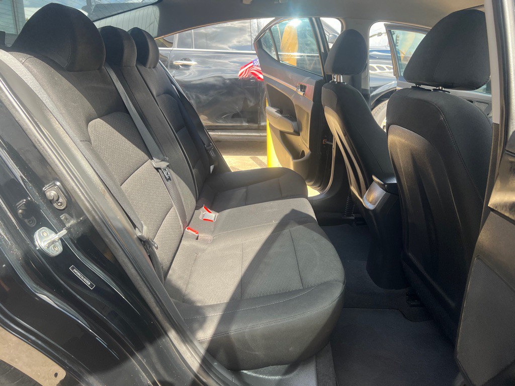 2020 Hyundai Elantra Image 16