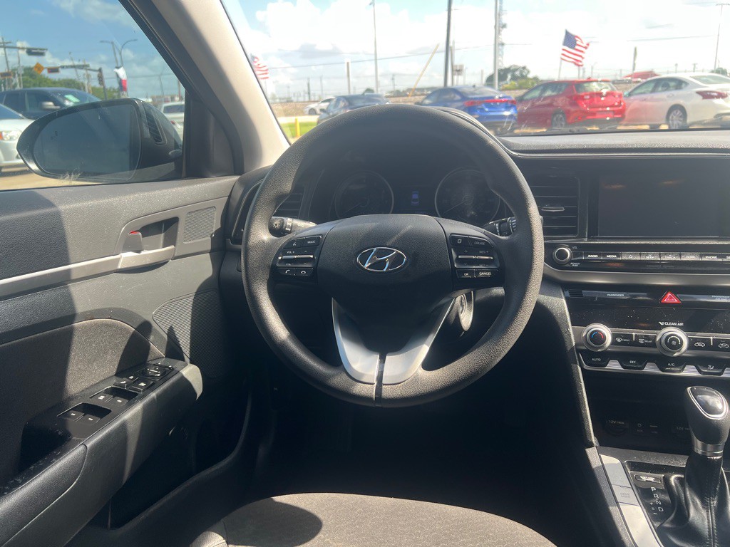 2020 Hyundai Elantra Image 17