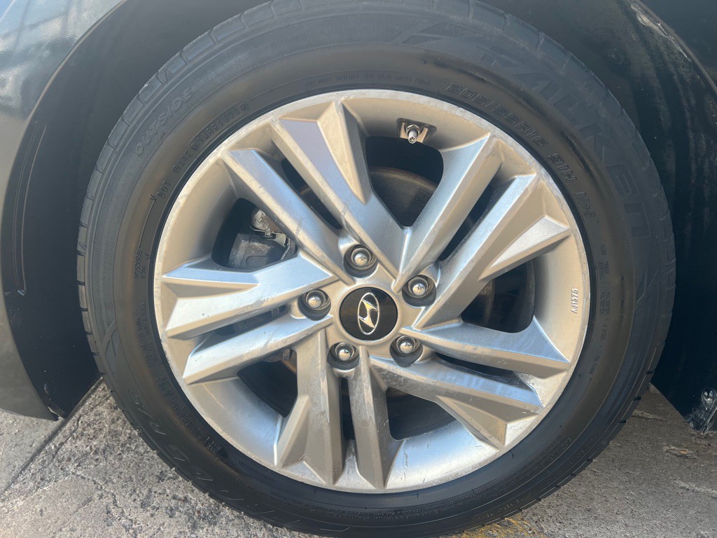 2020 Hyundai Elantra Image 21