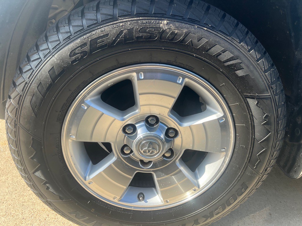 2004 Toyota 4Runner Image 21