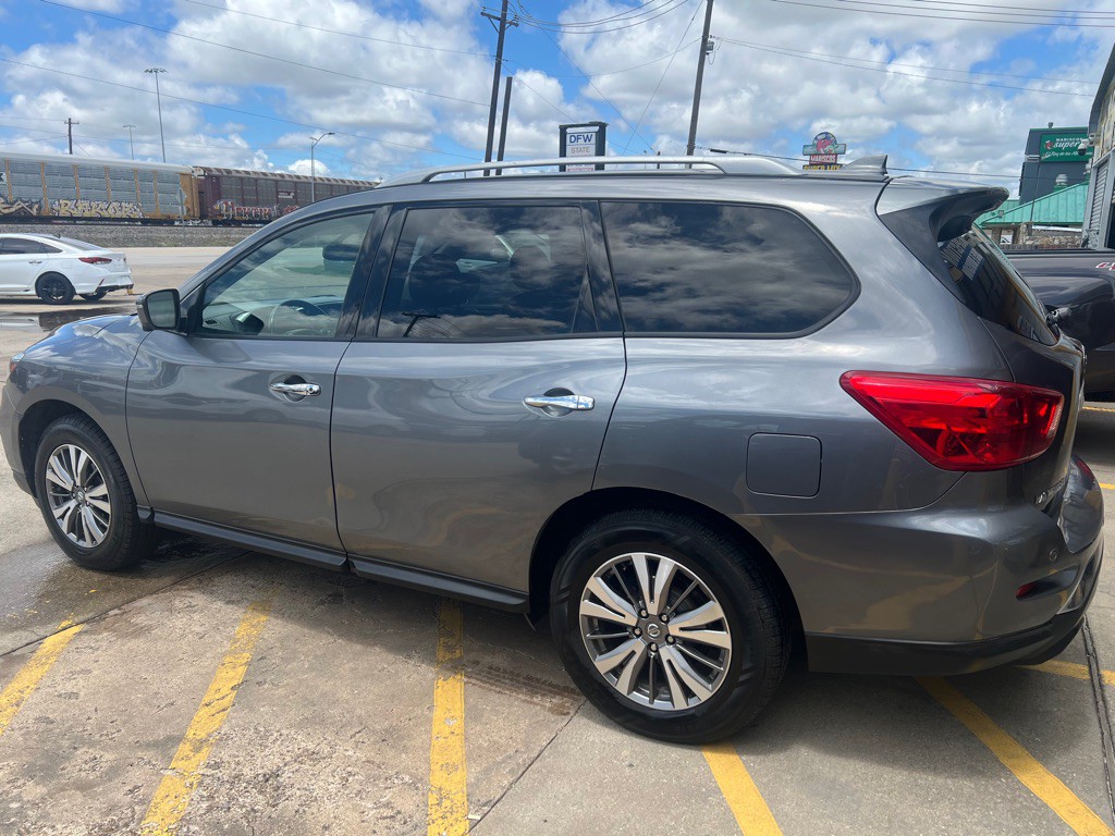 2020 Nissan Pathfinder Image 4
