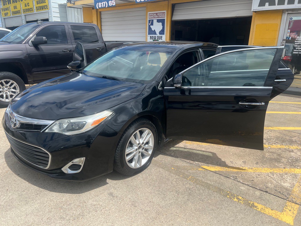 2015 Toyota Avalon Image 9