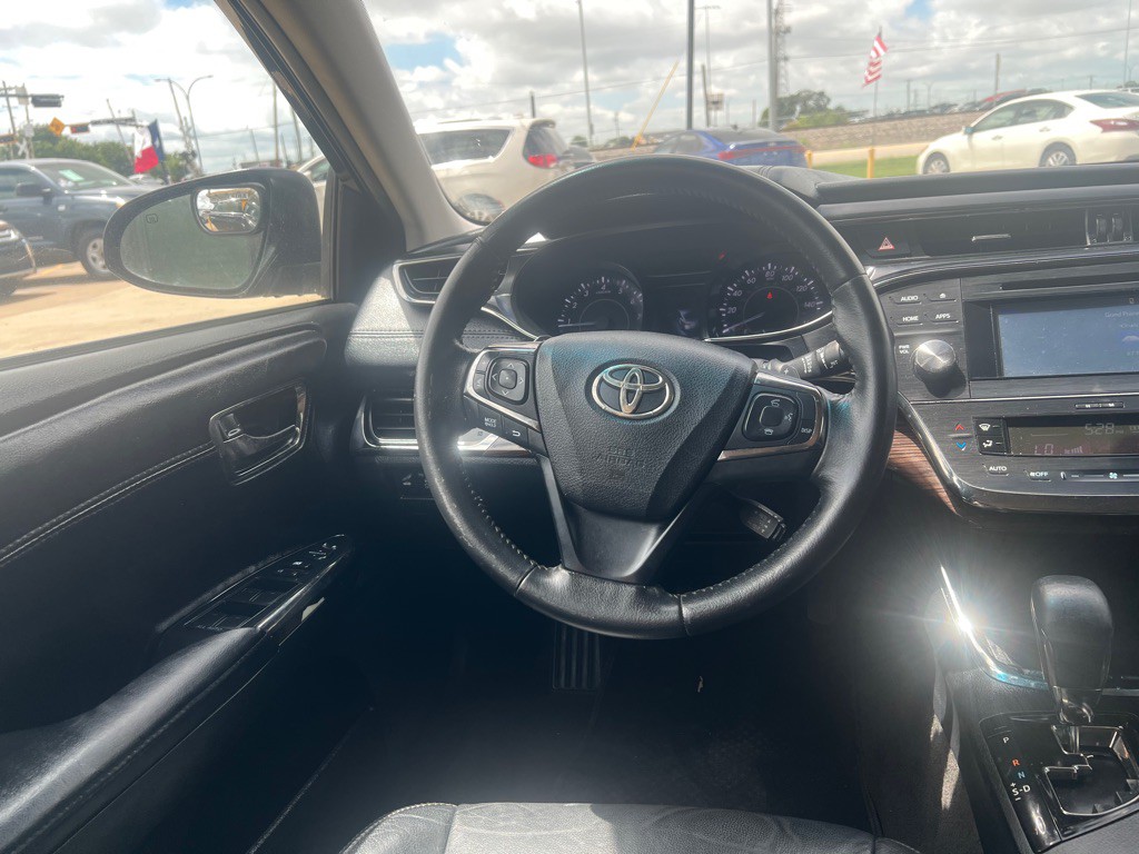 2015 Toyota Avalon Image 17