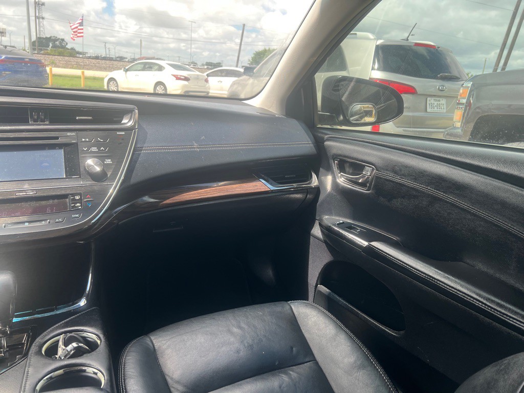 2015 Toyota Avalon Image 18