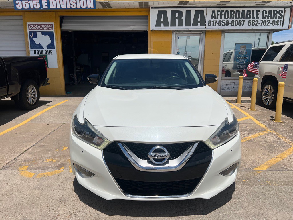 2017 Nissan Maxima Image 2