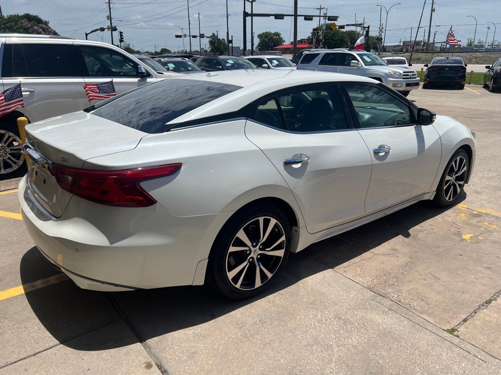 2017 Nissan Maxima Image 6