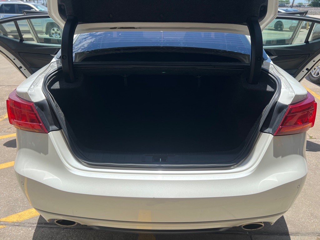 2017 Nissan Maxima Image 11