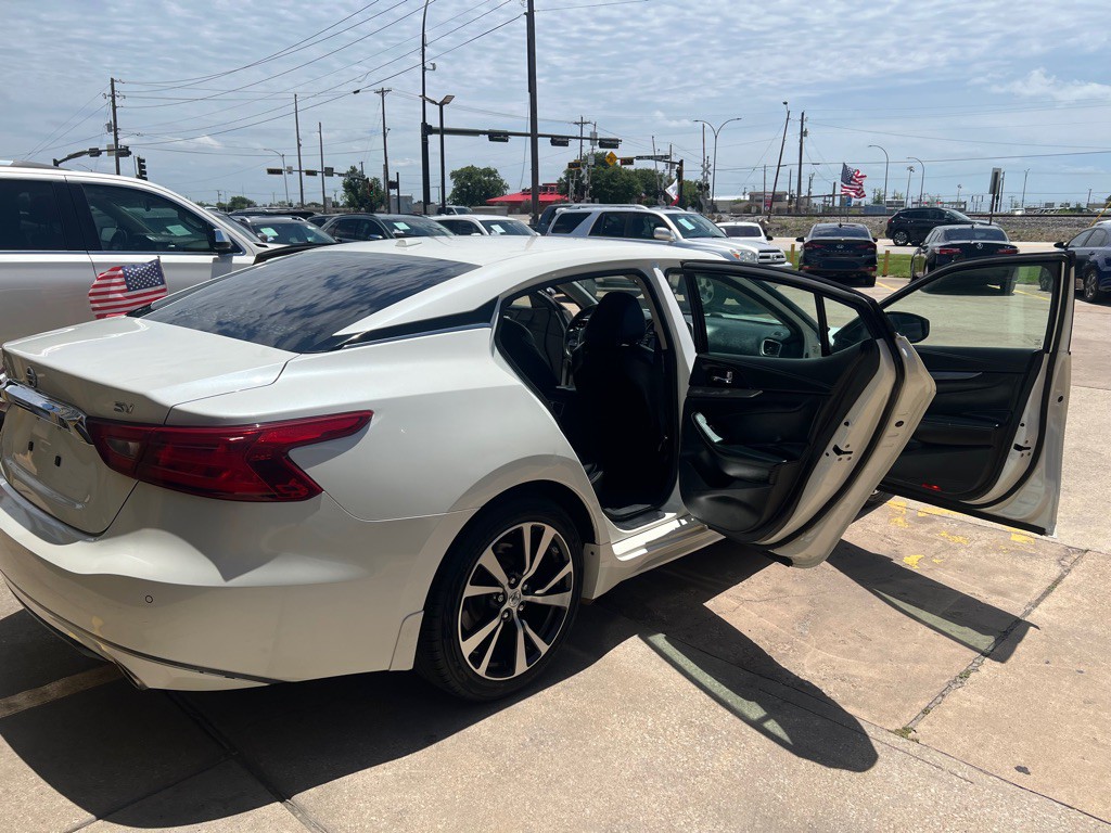 2017 Nissan Maxima Image 12