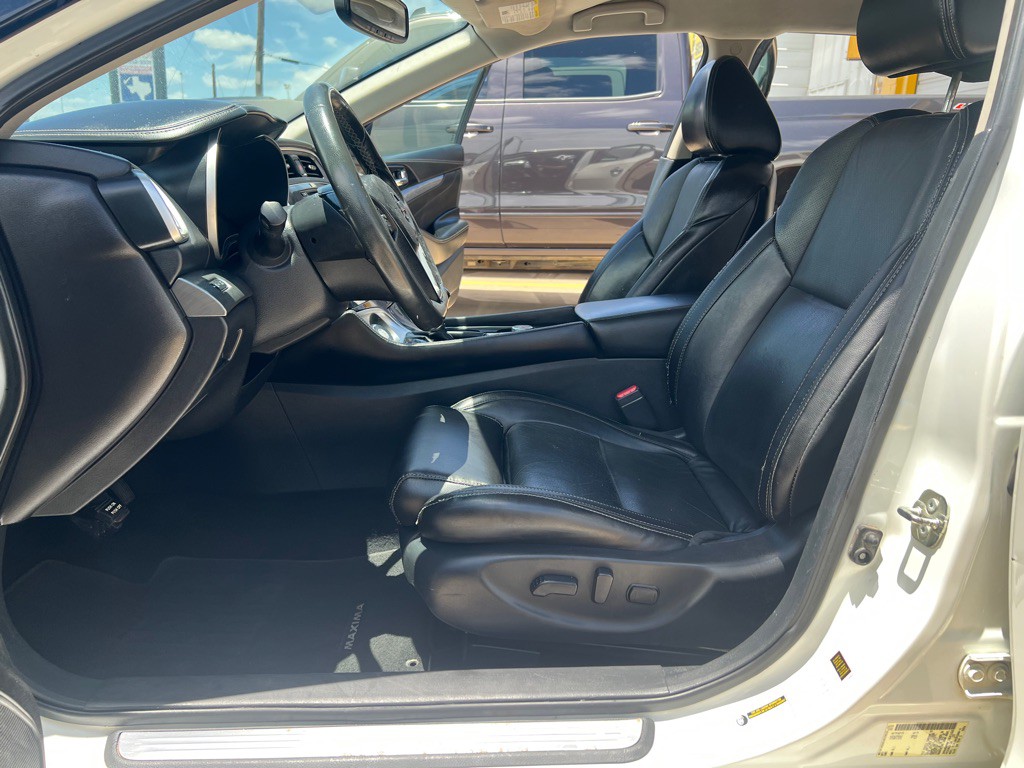 2017 Nissan Maxima Image 13