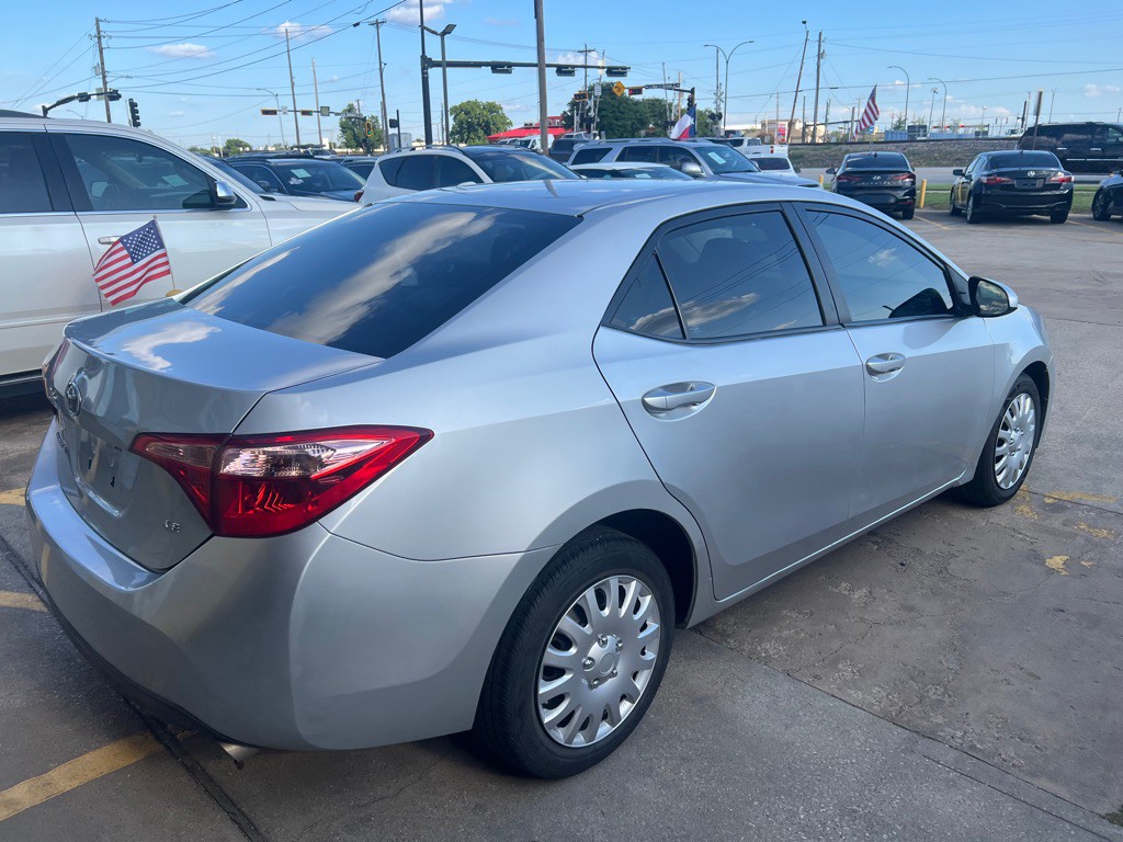 2017 Toyota Corolla Image 6