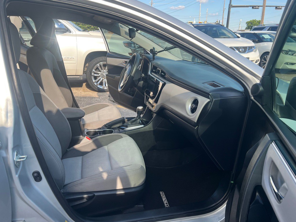 2017 Toyota Corolla Image 14