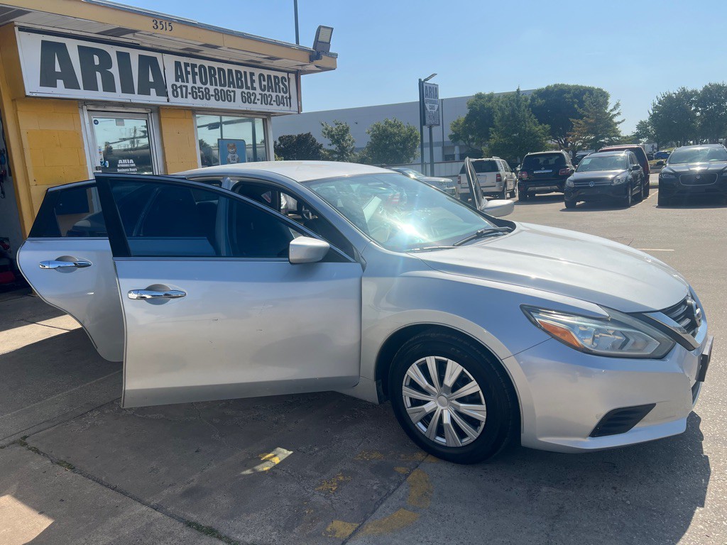 2016 Nissan Altima Image 7