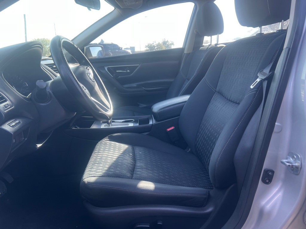 2016 Nissan Altima Image 13
