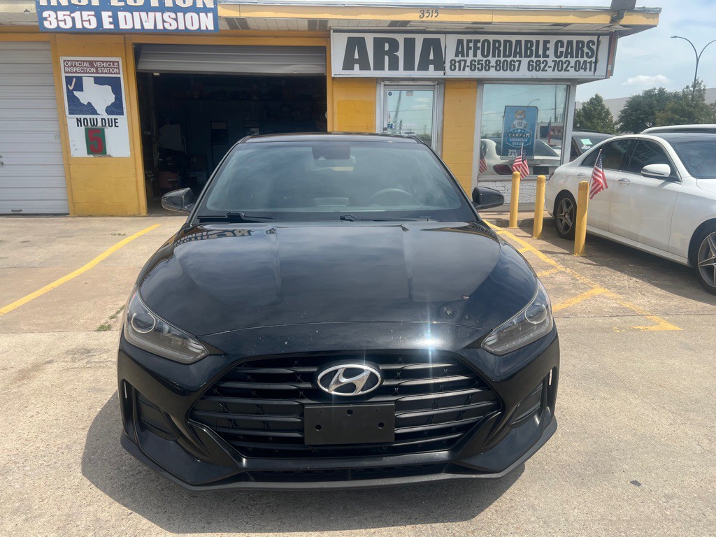 2019 Hyundai Veloster Image 2