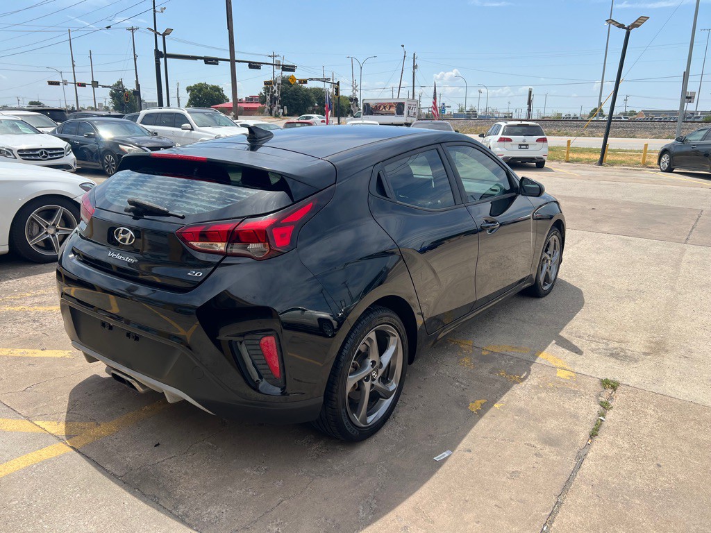 2019 Hyundai Veloster Image 5