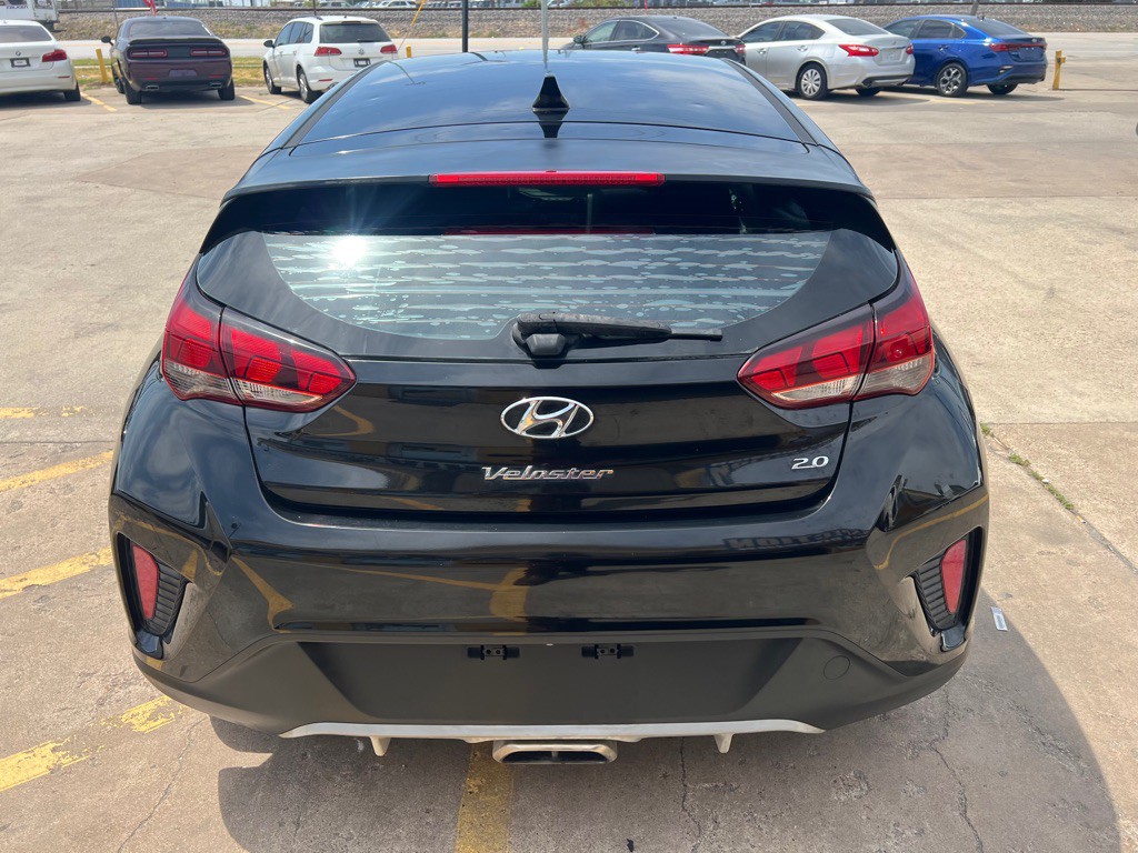 2019 Hyundai Veloster Image 6