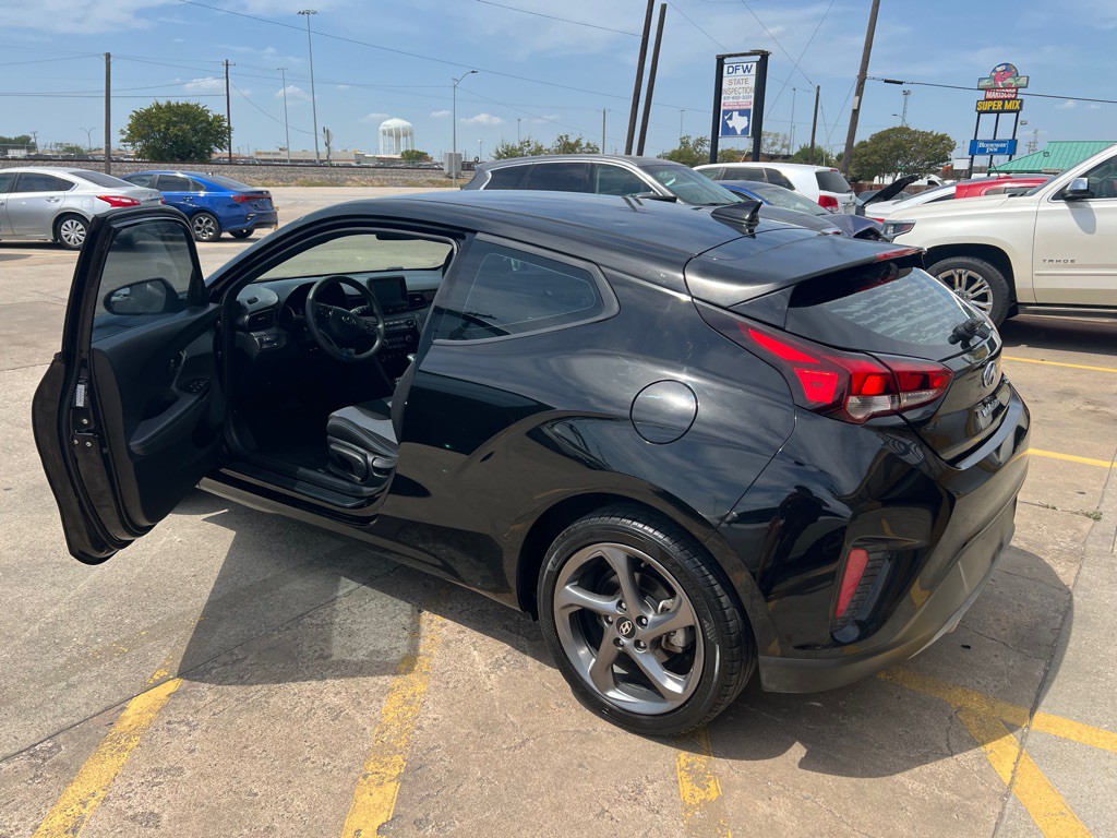 2019 Hyundai Veloster Image 10