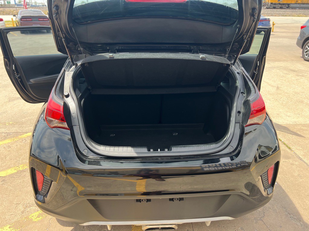 2019 Hyundai Veloster Image 11