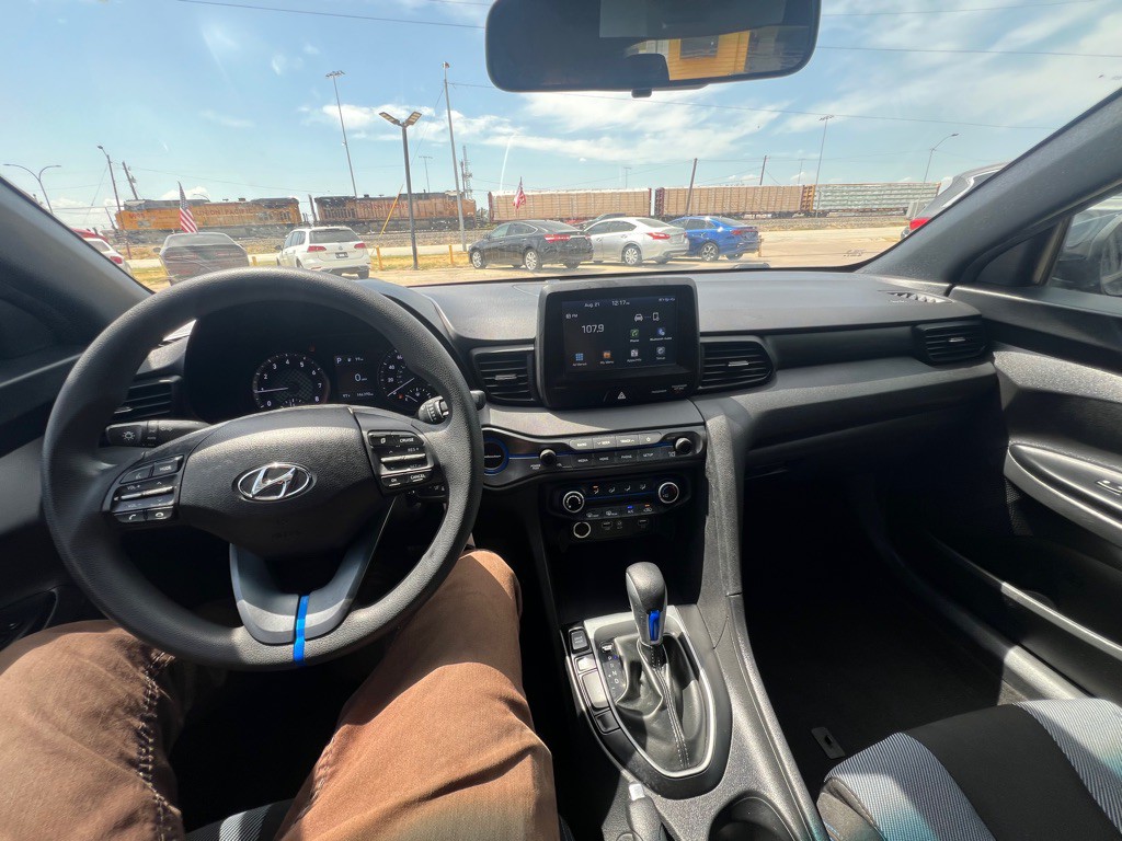 2019 Hyundai Veloster Image 17